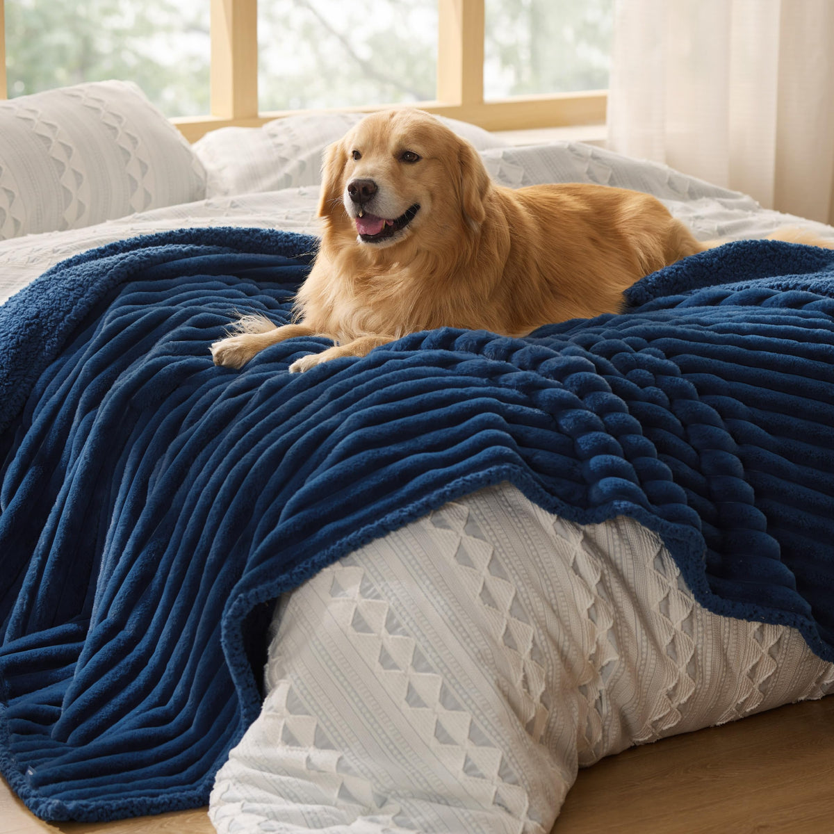 Bedsure ComfyFleece® Waterproof Dog Blankets for Large Dogs,50x60 Cream