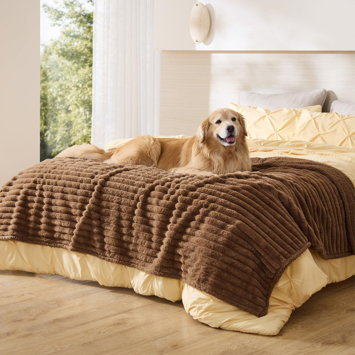 Bedsure ComfyFleece® Waterproof Dog Blankets for Large Dogs,50x60 Cream