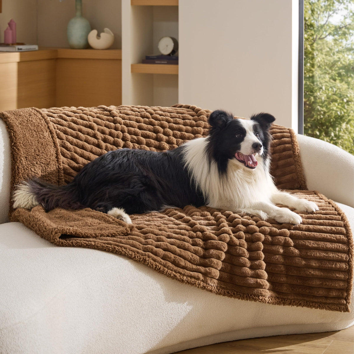 Bedsure ComfyFleece® Waterproof Dog Blankets for Large Dogs,50x60 Cream