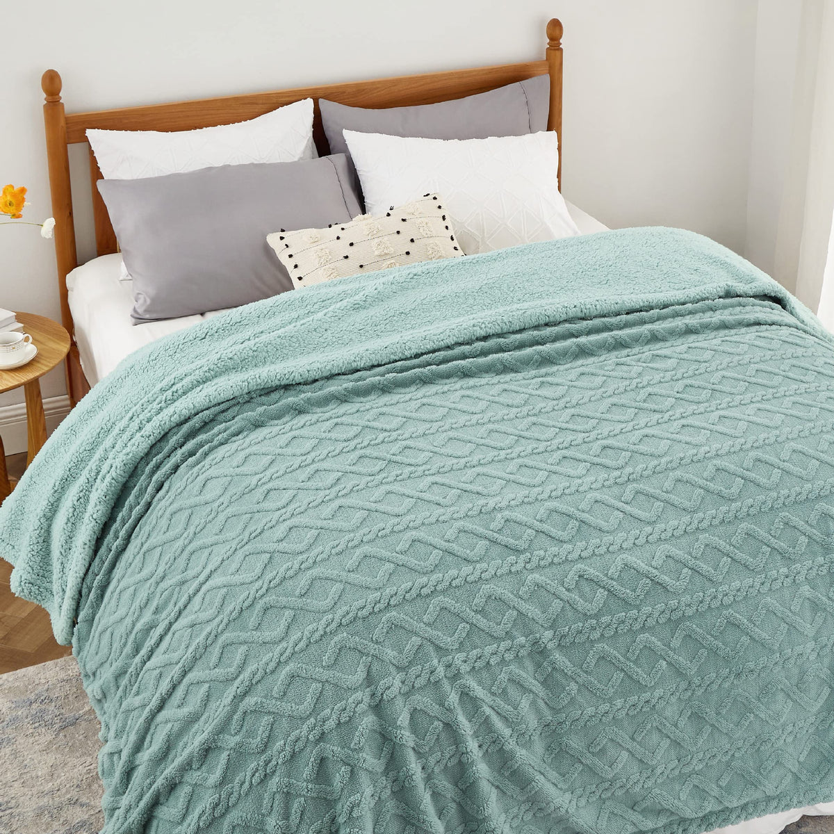 Bedsure Sherpa Fleece Blanket, Cable Jacquard Tufted, Warm, Throw, Grey