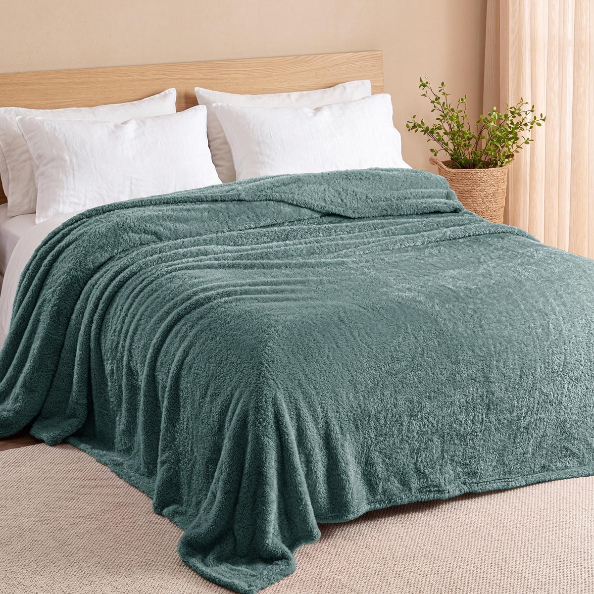 Exclusivo Mezcla Fuzzy Large Fleece Throw Blanket for Couch, Dusty Pink