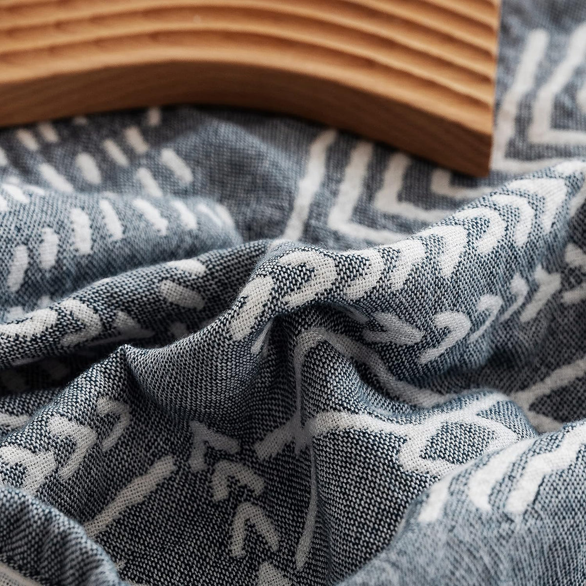 MEJU Indian Boho Muslin Lightweight Summer Blanket for Bed Sofa Couch, 100% Combed Cotton 3 Layer Soft Warm Quick Dry Throw Blanket Bed Coverlet Sheet (Boho, Twin 60 in X 80 in