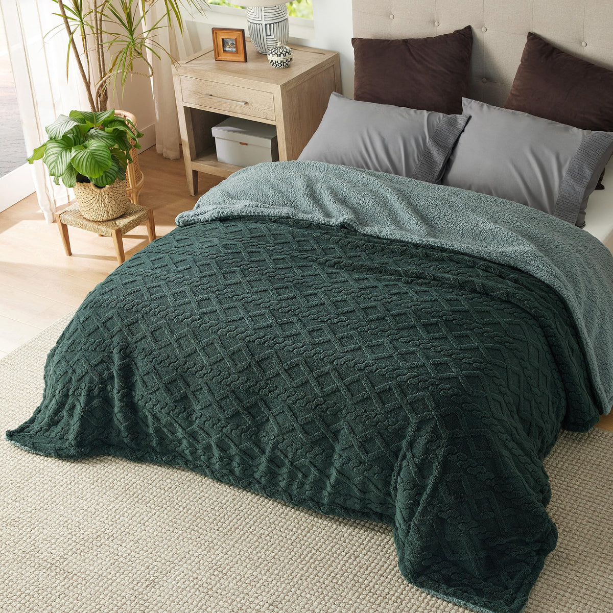 Bedsure Sherpa Fleece Blanket, Cable Jacquard Tufted, Warm, Throw, Grey